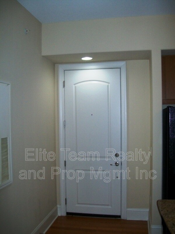 Building Photo - 4625 Piedmont Row Dr