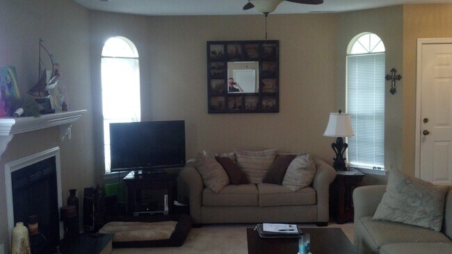 Foto del edificio - Beautiful 2 Bedrooom Condo
