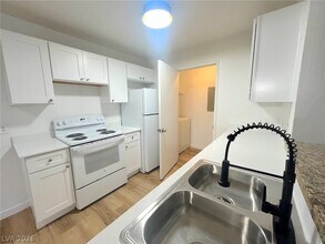 Building Photo - 221 Mission Newport Ln