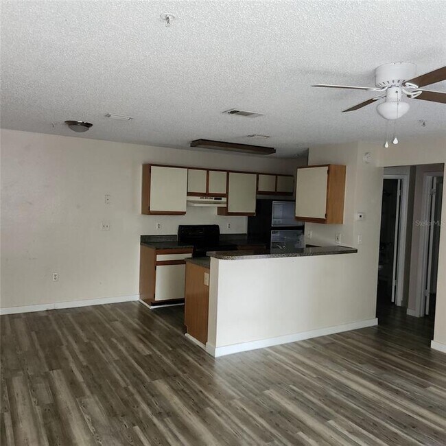 Building Photo - 615 Dory Ln