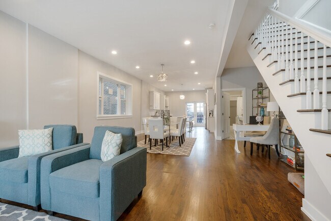 Foto del edificio - 650 W 35th St