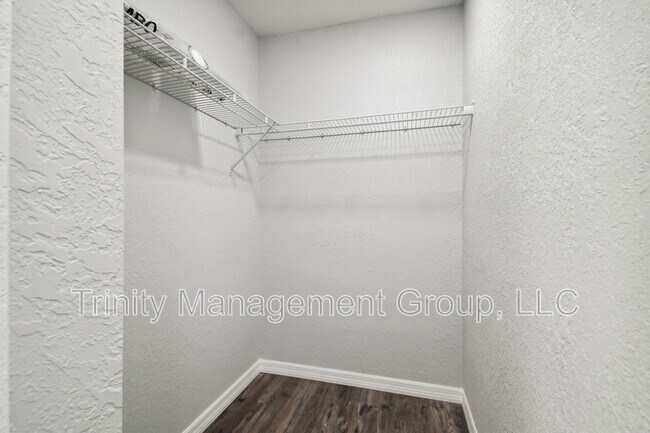 Foto del edificio - 1051 Dogwood Dr
