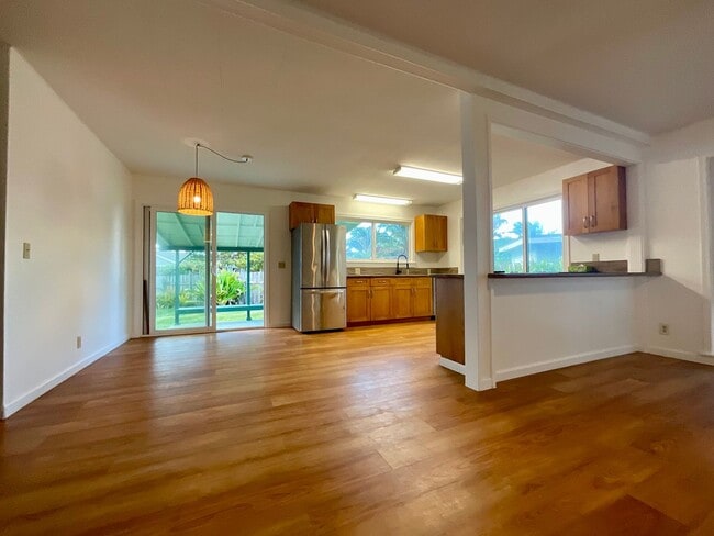 Building Photo - Beautiful, Bright & Airy Beach House--3Beds, 2Baths with Yard