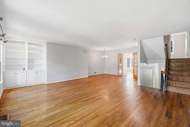 Building Photo - 6924 Mclean Park Manor Ct