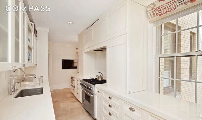 Building Photo - Amazing Apartment to call home