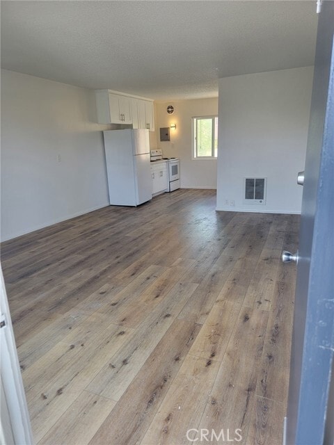 Building Photo - 617 Illinois Ct