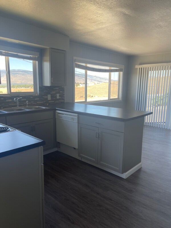 Building Photo - 301 Moraine Way