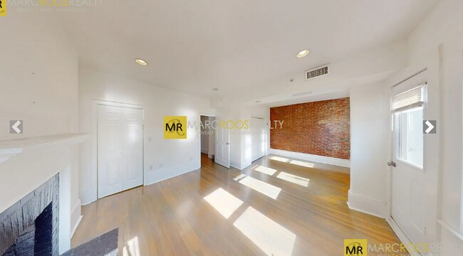 Foto del edificio - 1402 Beacon St