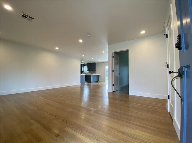 Building Photo - 1818 Mill Creek Dr