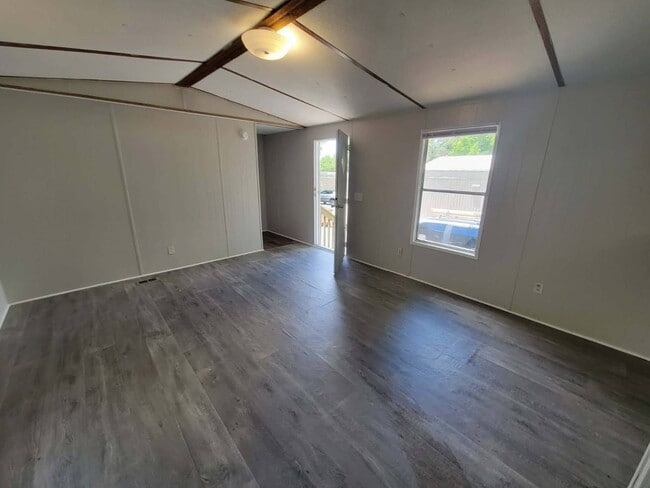 Building Photo - 109 Embert Ln