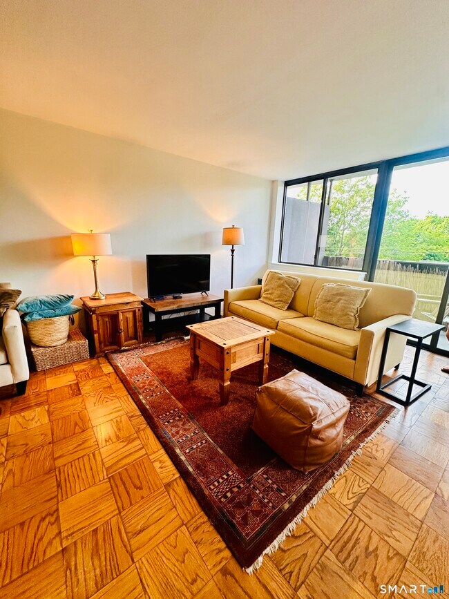 Foto del edificio - 155 Brewster St