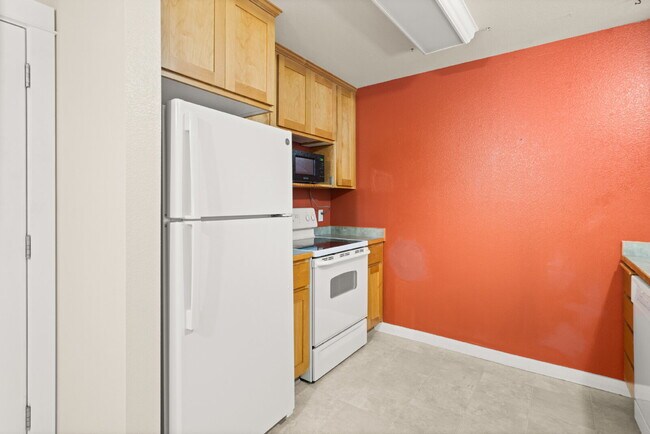 Foto del edificio - 2221 McCall Dr