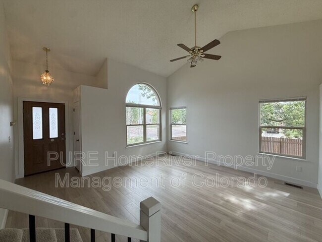 Building Photo - 1285 Grass Valley Dr