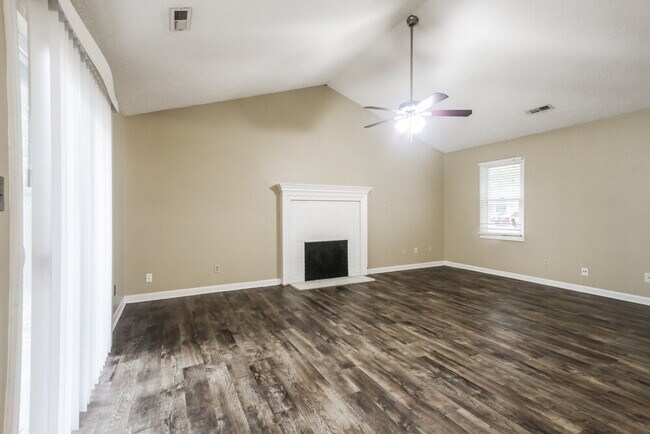 Building Photo - 1112 Delray Dr