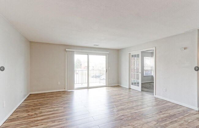 Foto del edificio - Well maintained Condo Westminster