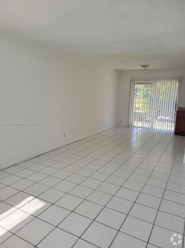 Building Photo - 2500 NW 52nd Ave