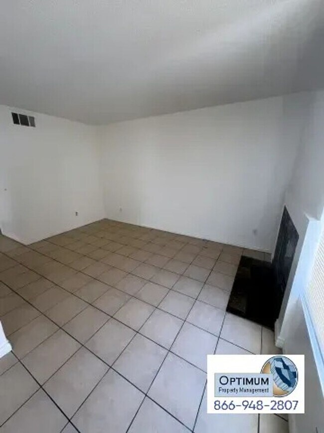 Foto del edificio - Charming 3-bedroom, 2-bathroom two-story home