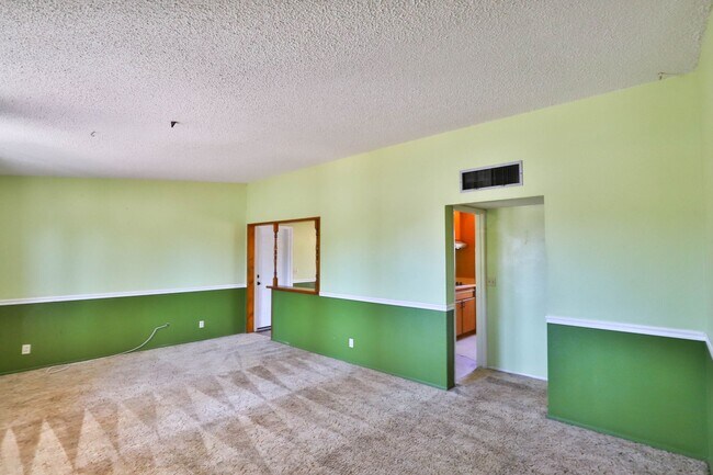 Foto del edificio - 2052 E Birchwood Ave