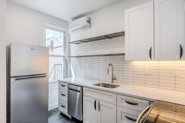Building Photo - 823 W 36th Street