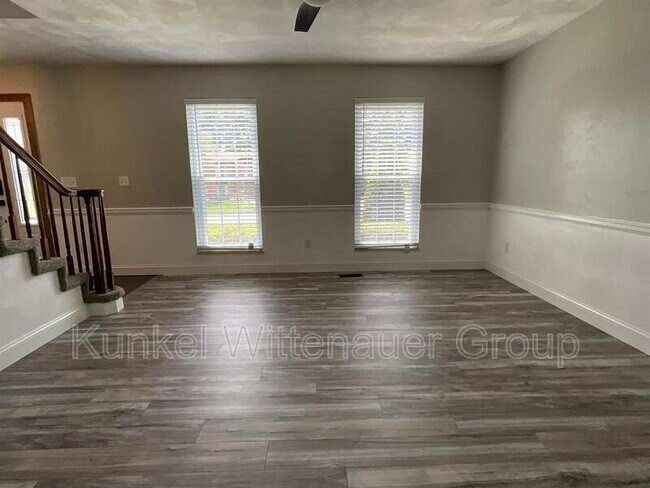 Building Photo - 30 Shallowbrook Dr