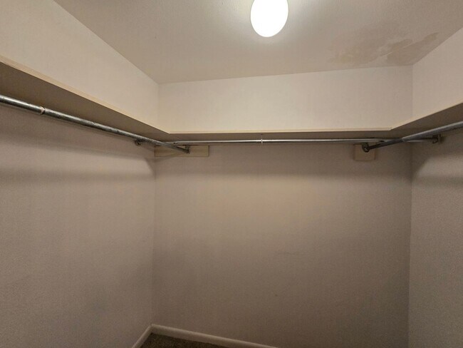 Foto del edificio - 3103 Eisenhauer Rd