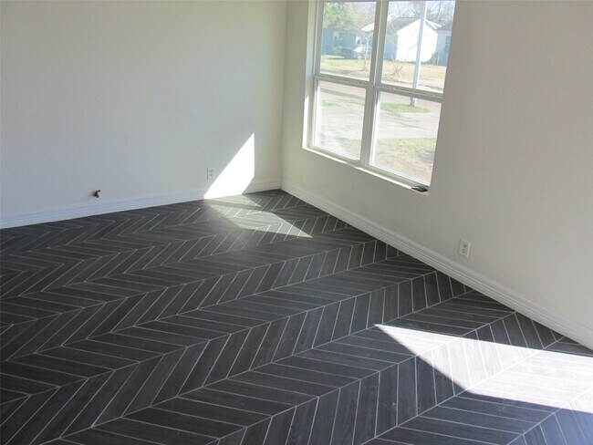 Foto del edificio - 1213 Trimm Ave