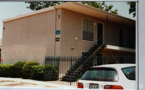 Building Photo - Hartford Annex