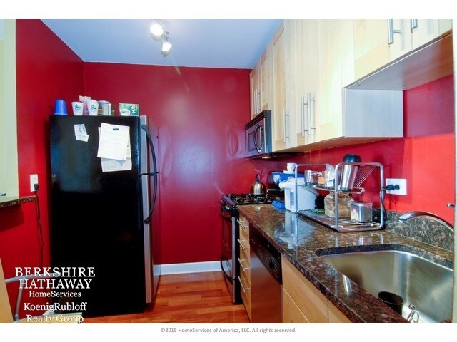 Building Photo - 420 W Belmont Ave