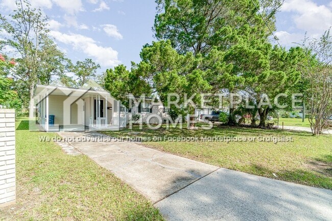 Foto del edificio - 6241 Eastwood Ln
