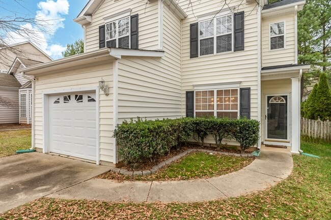 Foto del edificio - Spacious NW Raleigh Home with Fenced Yard
