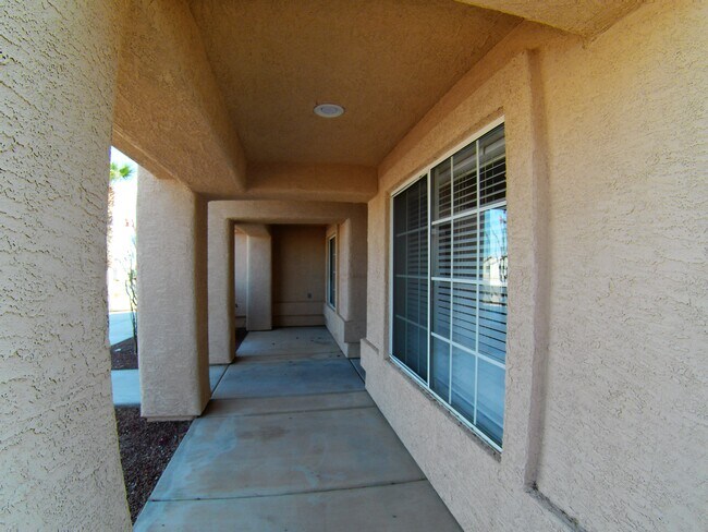 Foto del edificio - 5637 Club House Dr