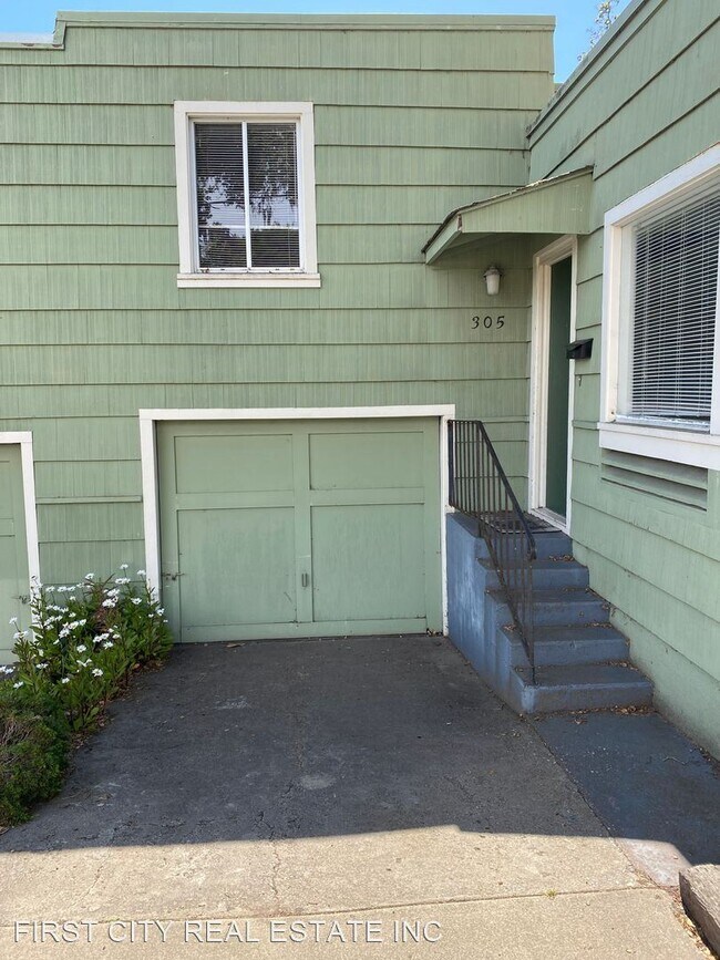 Building Photo - 2 br, 1 bath House - 305 1st Street