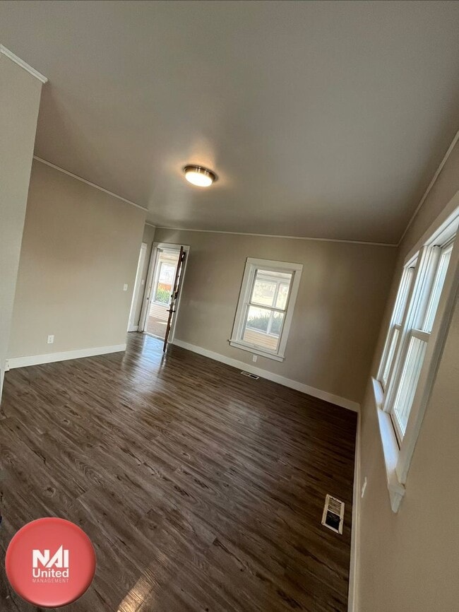 Foto del edificio - Four bedroom, two bathroom home for rent