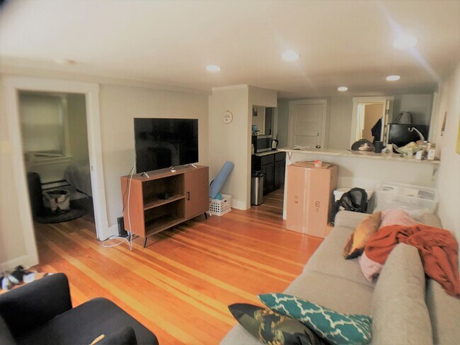 Foto del edificio - 1216 W Barry Ave