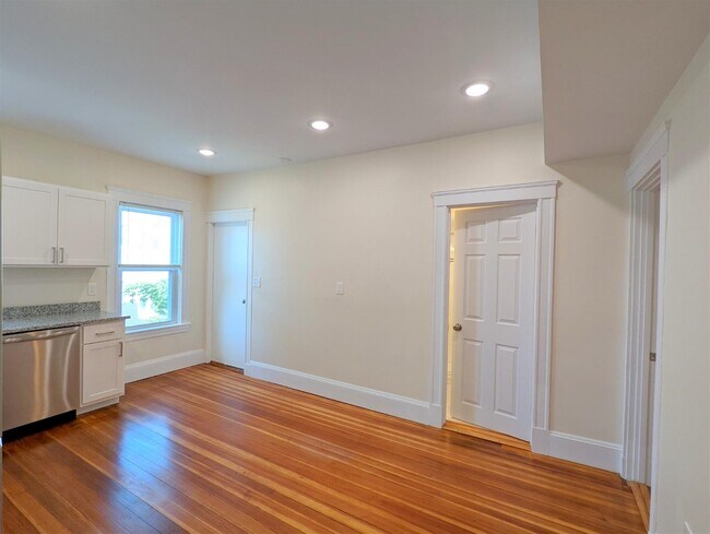 Foto del edificio - 10 Lowell Cir