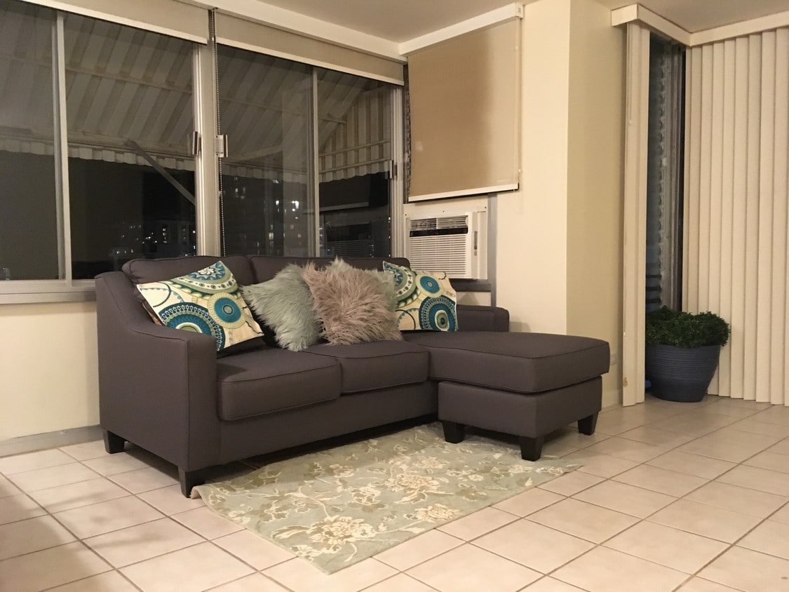 Queen sofa sleeper bed - 2415 Ala Wai Blvd (Honolulu, HI)