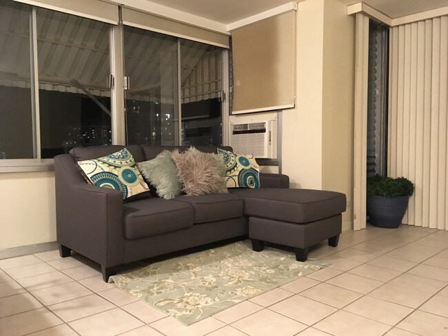 Queen sofa sleeper bed - 2415 Ala Wai Blvd Apartment