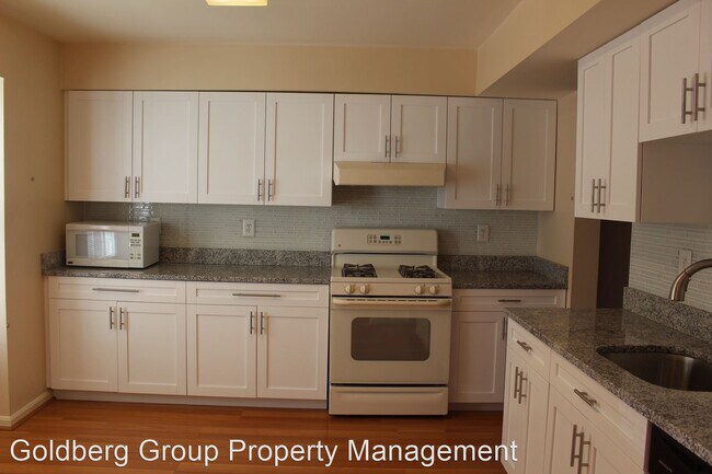 Foto del edificio - 3 br, 3.5 bath House - 18 Indian Hills Court