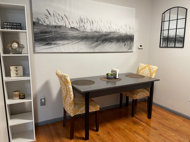 Foto del edificio - 9350 Canterbury Riding