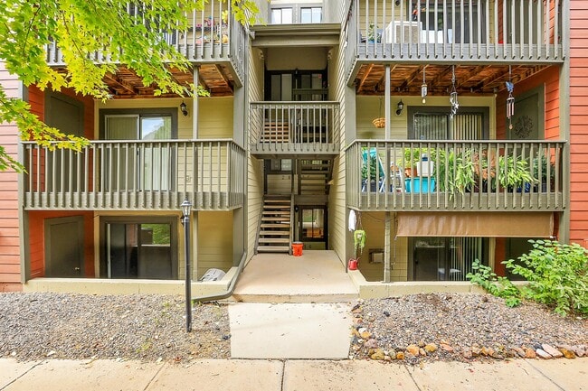 Building Photo - 10890 W Evans Ave
