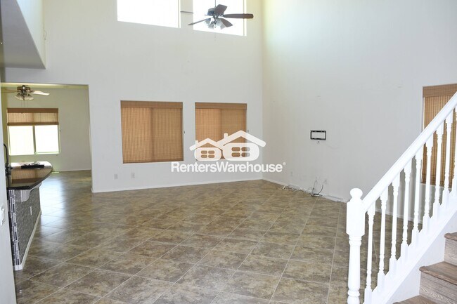 Foto del edificio - 10827 W Cottontail Ln