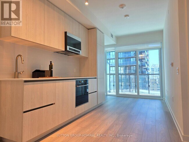 Photo du bâtiment - 110 Broadway Ave