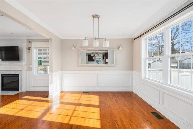 Building Photo - 227 Marshall Ave