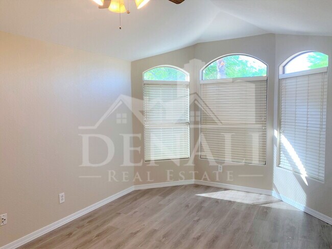 Foto del edificio - 1723 E Erie St