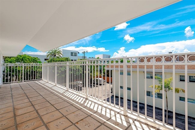 Building Photo - 290 Sunrise Dr