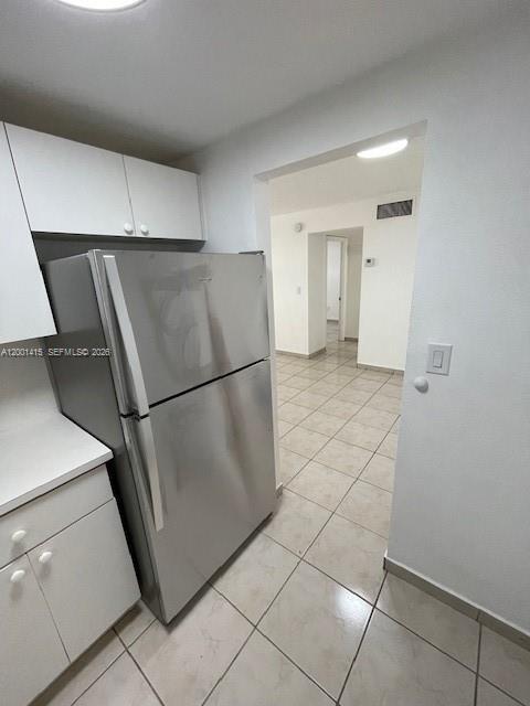 Building Photo - 606 W 81st St