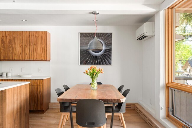 Foto del edificio - 600 E Main St