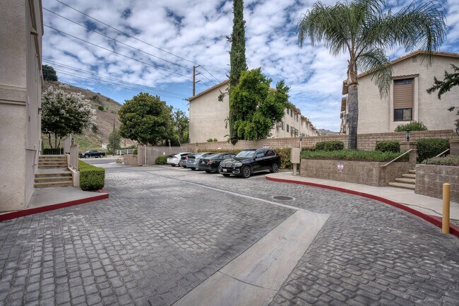 Foto del edificio - 5340 Las Virgenes Rd