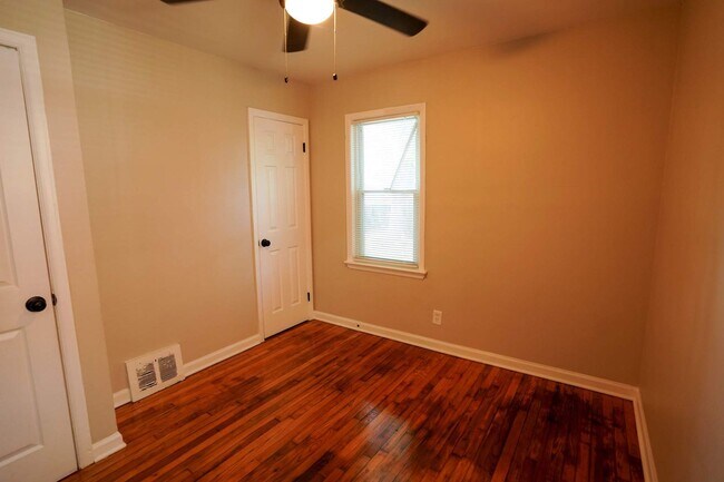 Foto del edificio - Fully Renovated 3-Bedroom Home – Move-In Ready for You!