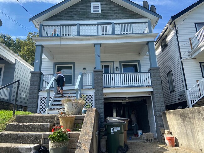 Building Photo - 3307 Emerson St